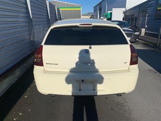 2005 Dodge magnum - Thumbnail